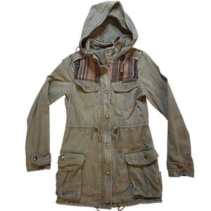Triple Five Soul Boho Utility Jacket in Olive w Emroidered Collar 17in P2P XS